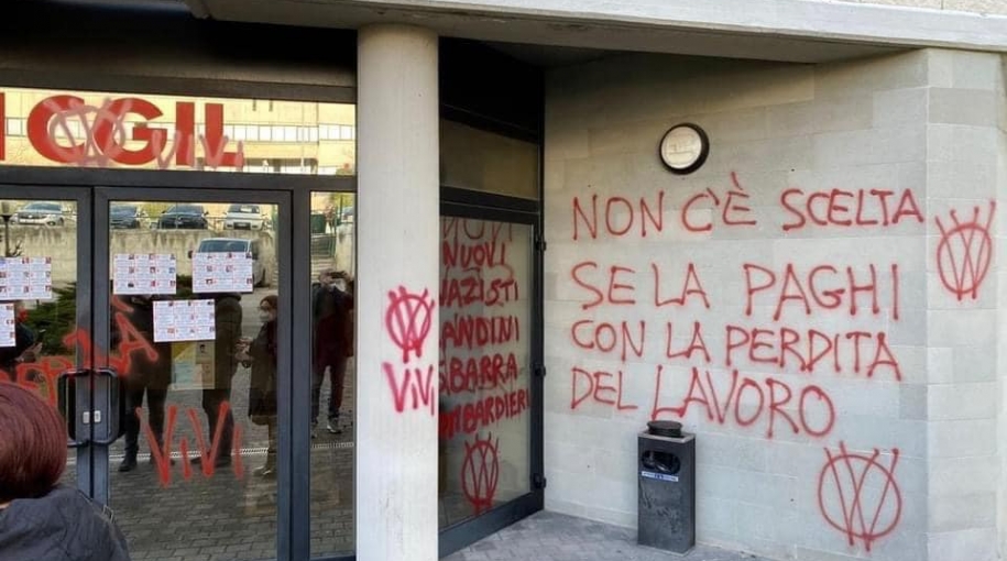 Scritte contro Sindacati: Losacco (PD), inaccettabile